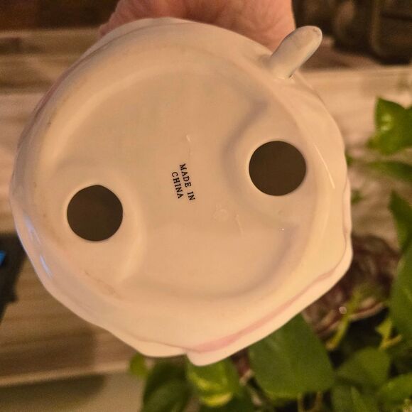 Vintage Elegant Pink and White Figurine 8 Inches Approx. - Picture 7 of 7